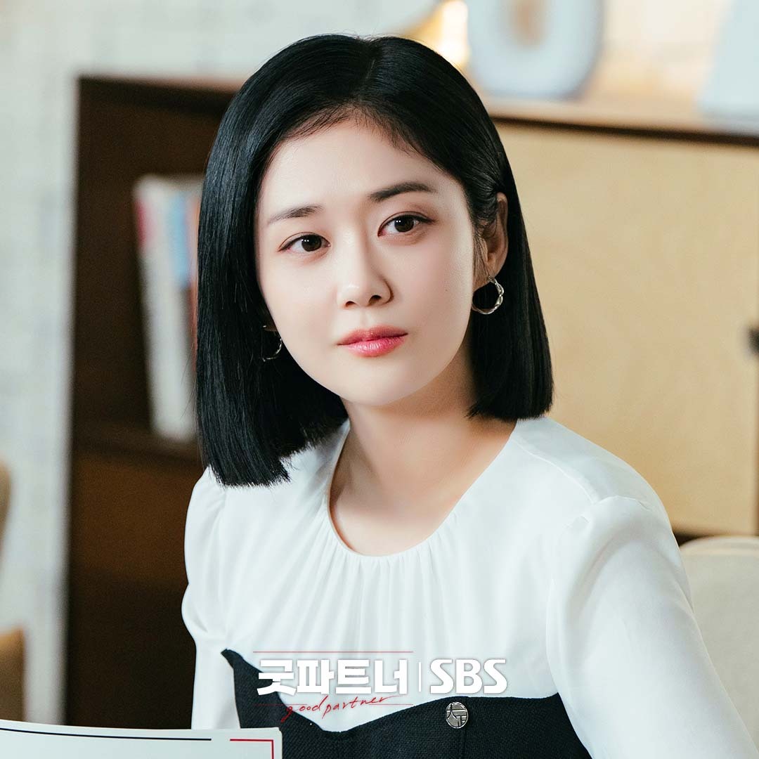 Jang Nara Shines As The Ideal Divorce Lawyer In 