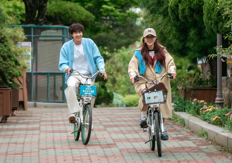 Im Soo Hyang And Ji Hyun Woo Enjoy A Secret Date In 