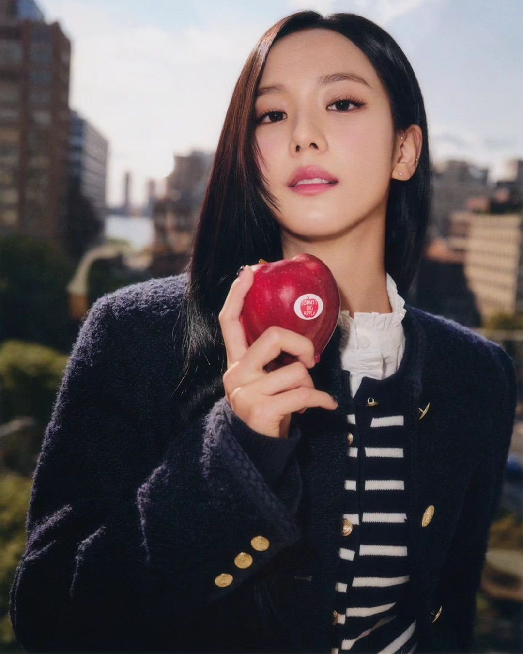 BLACKPINK's Jisoo Officially Named New Ambassador For Tommy Hilfiger