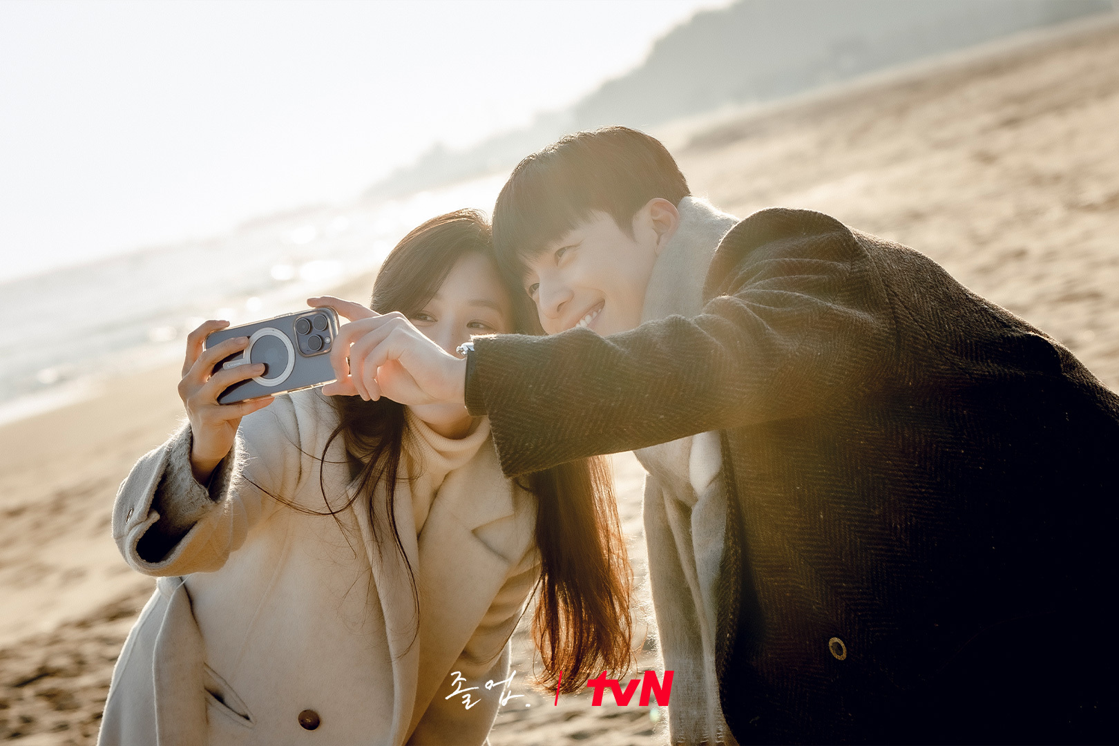 Wi Ha Joon And Jung Ryeo Won Show Off Enchanting Chemistry Behind The Scenes Of 