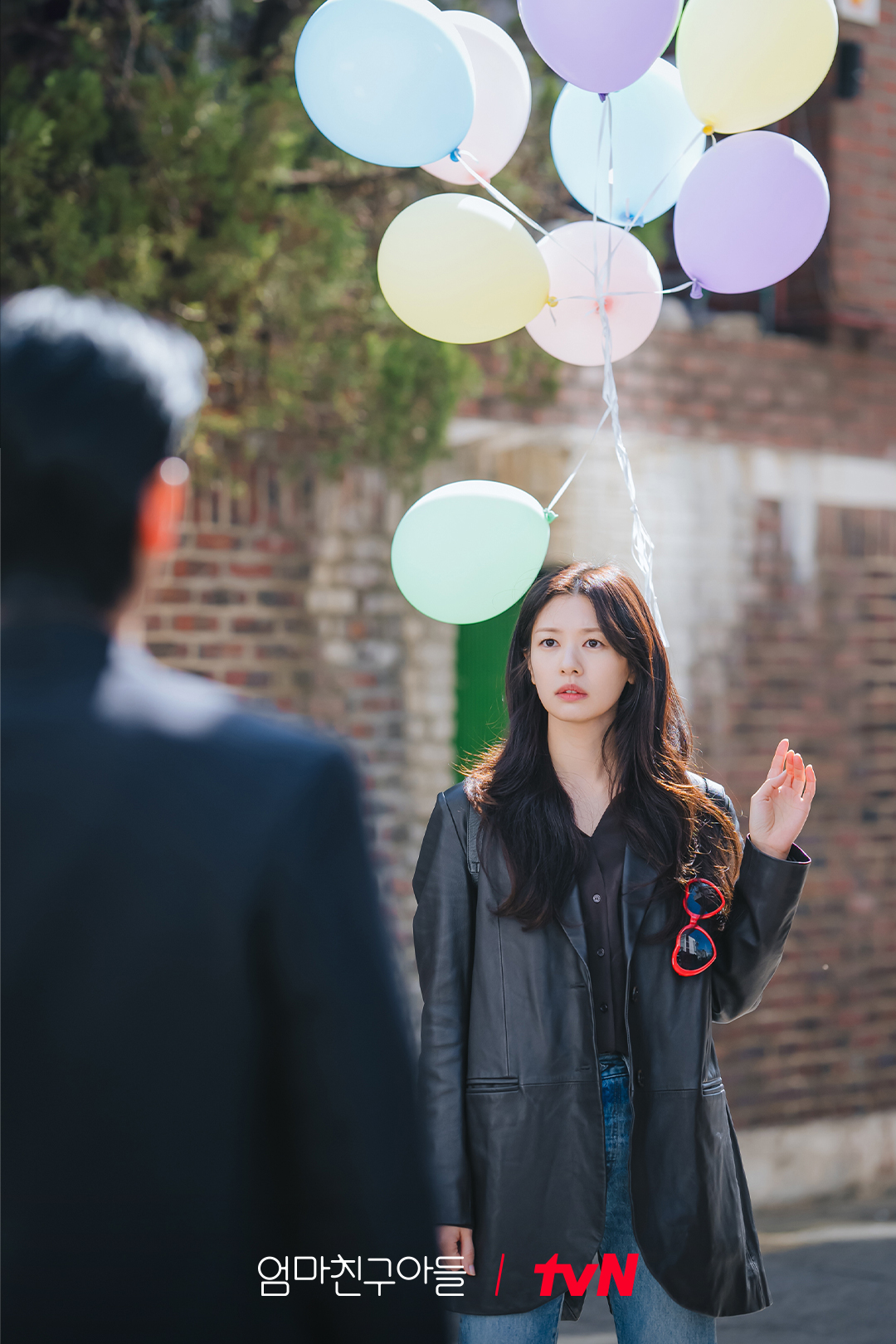 Jung Hae In Reunites With Jung So Min As She Desperately Tries To Hide From Her Parents In 