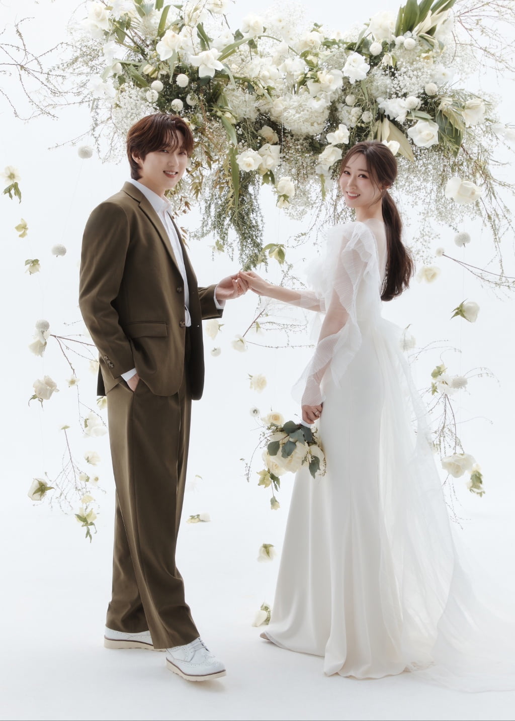 Forestella’s Kang Hyung Ho To Tie The Knot With Weathercaster Jung Min Kyung