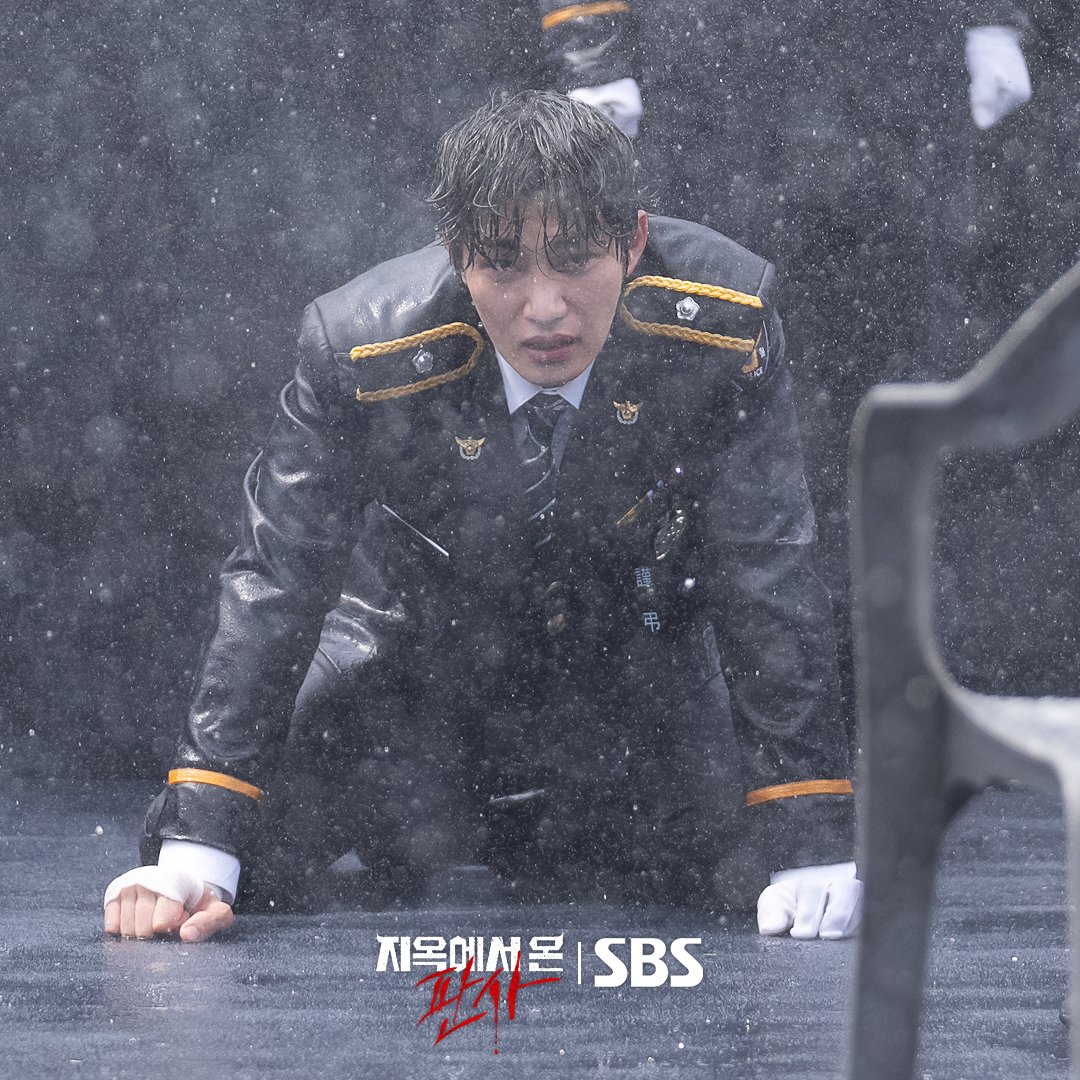 Kim Jae Young Breaks Down Sobbing In The Rain On 