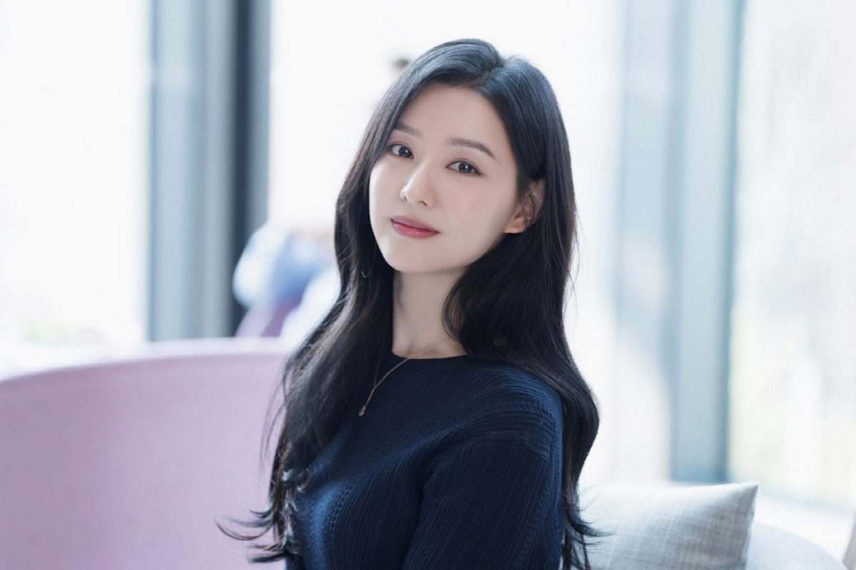 Kim Ji Won Talks About Portraying Her 