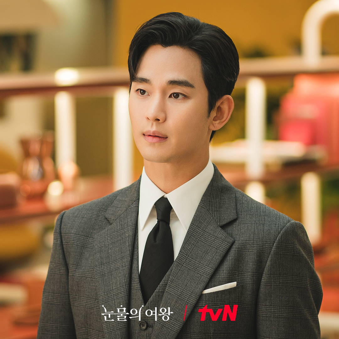 Kim Soo Hyun Gets Jealous After Seeing Park Sung Hoon With Kim Ji Won In “Queen Of Tears”