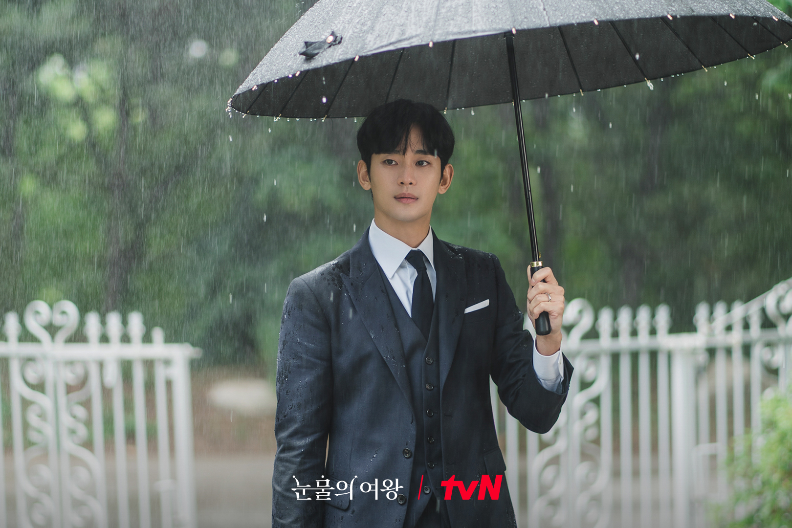 Kim Soo Hyun Is Driven Mad With Jealousy By Park Sung Hoon In “Queen Of Tears”