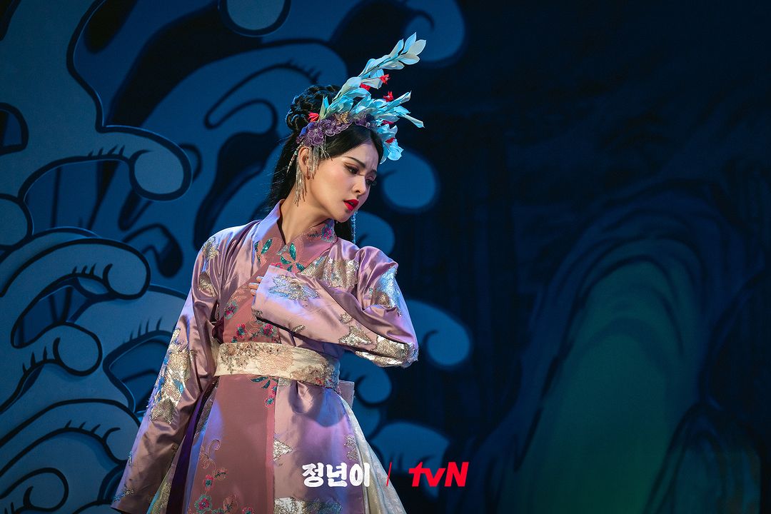 Kim Yoon Hye Is A Talented But Cunning Top Traditional Theater Actress In 