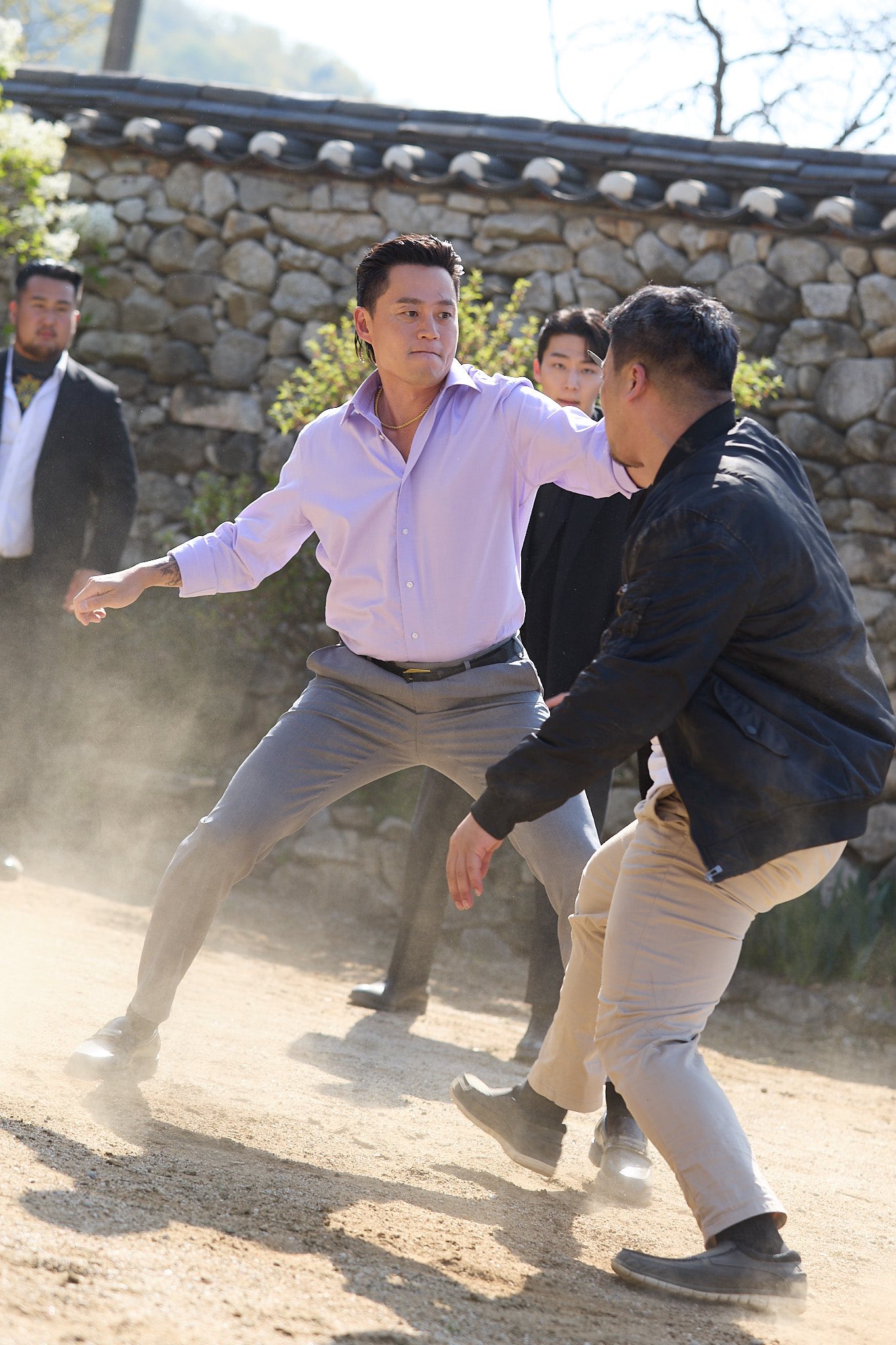 Lee Seo Jin Transforms Into A Gangster For Special Appearance In 