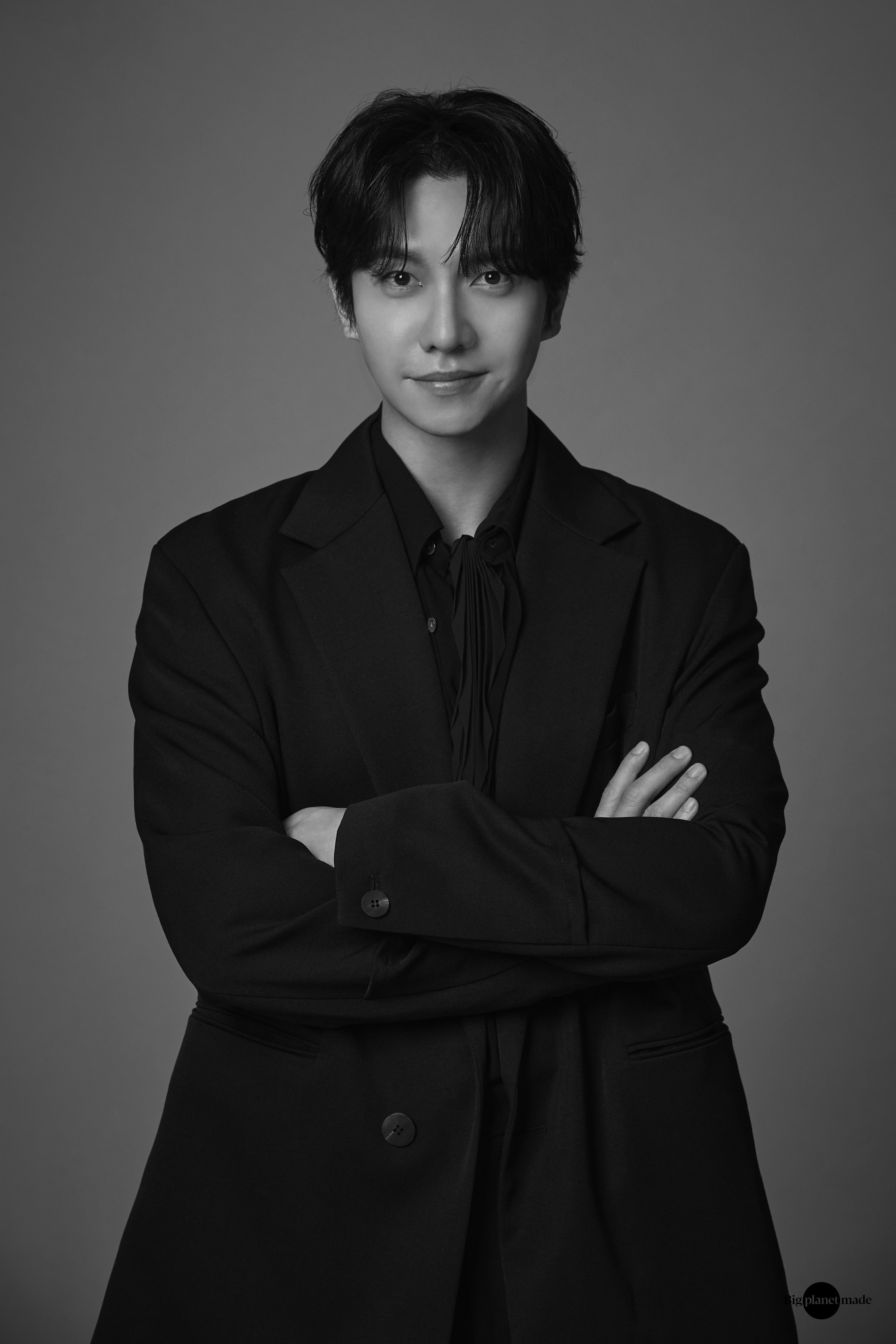 Lee Seung Gi Signs With Big Planet Made Entertainment + Drops New Profile Photos