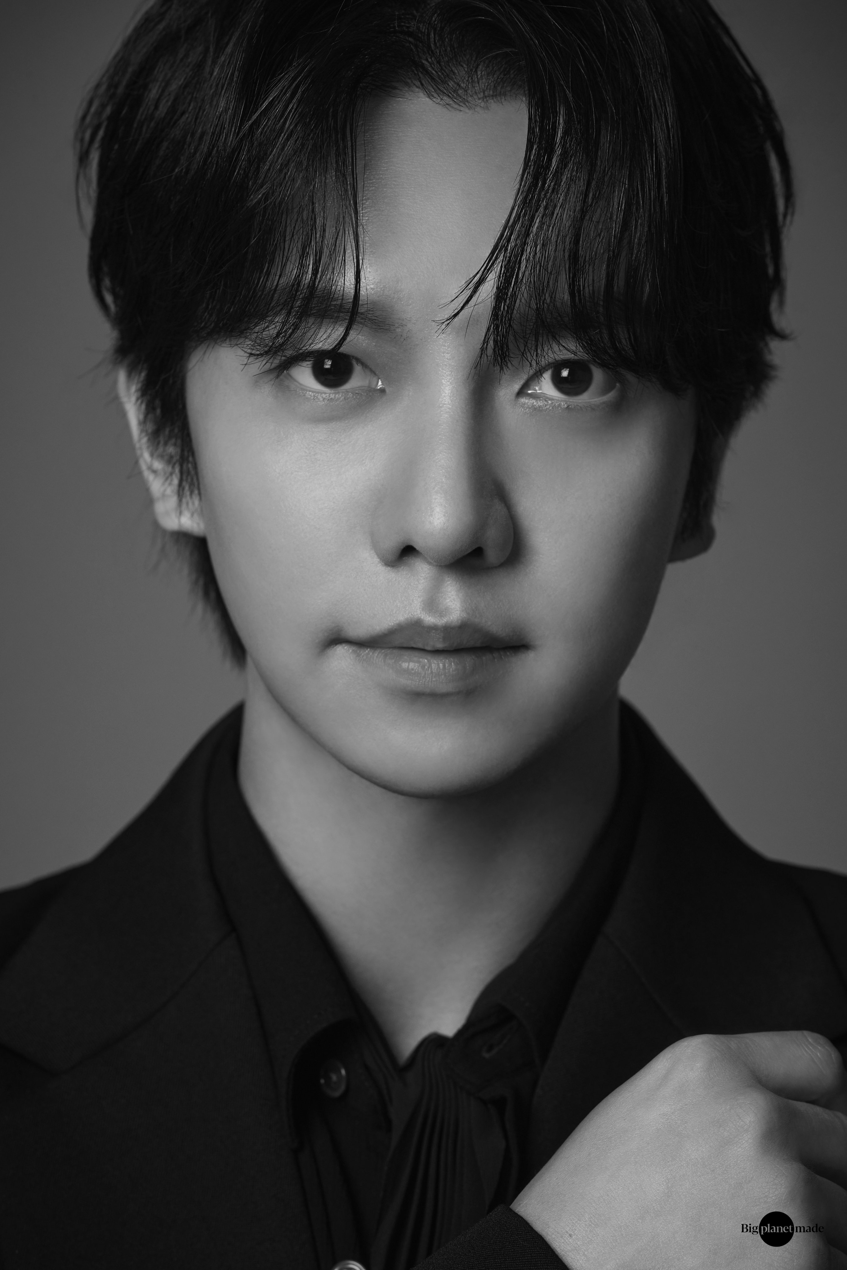 Lee Seung Gi Signs With Big Planet Made Entertainment + Drops New Profile Photos