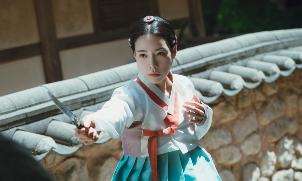 Lim Ji Yeon Is A Fake Noblewoman Hiding Her Past In 