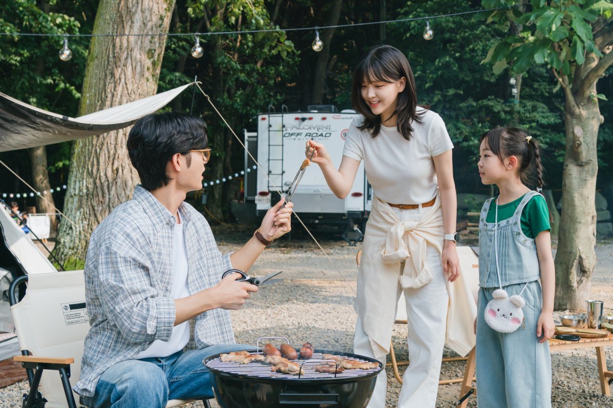 Jung So Min Gets Shy On Her First Date With Jung Hae In On 