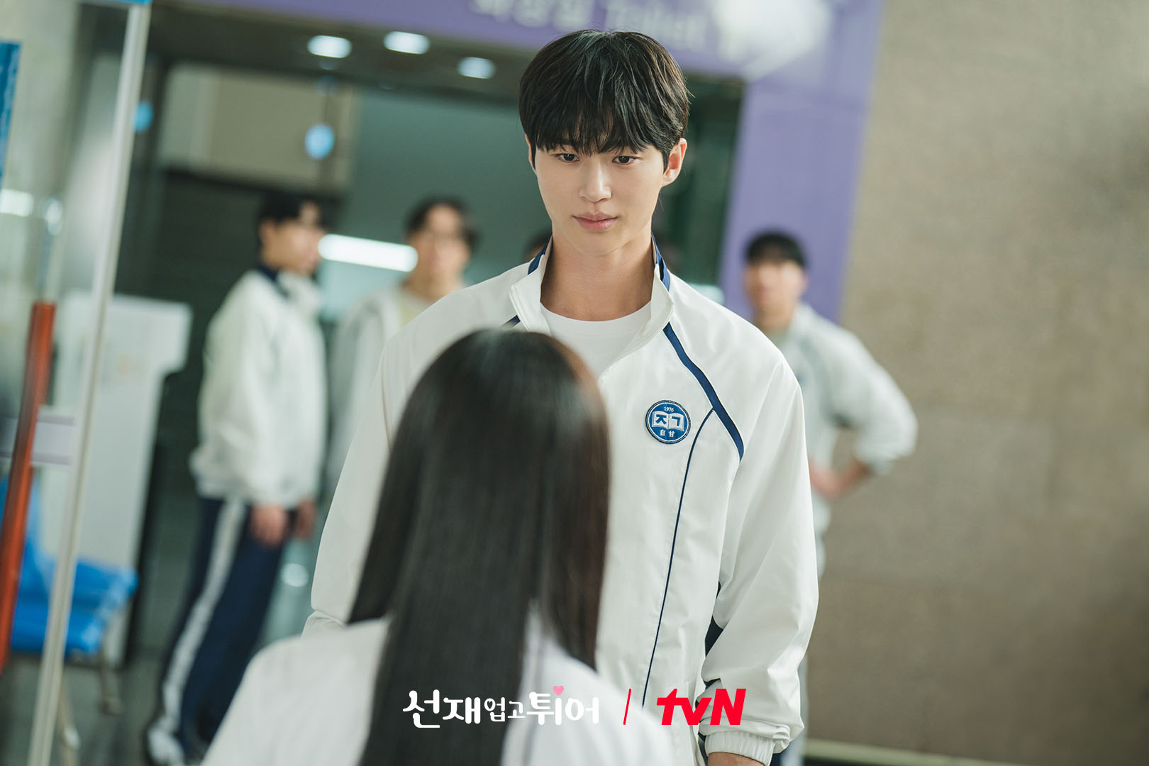 Byun Woo Seok Flaunts Top-Star Visual And Impressive Swimmer Stature In Dual Roles For 