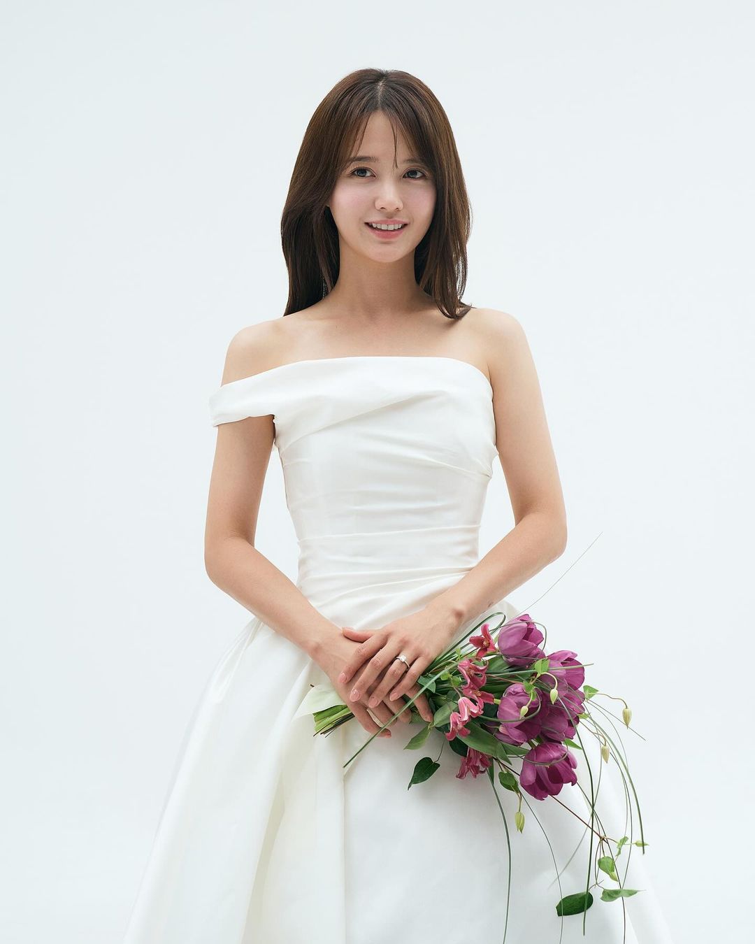 Nam Bo Ra Shares Stunning Wedding Photos