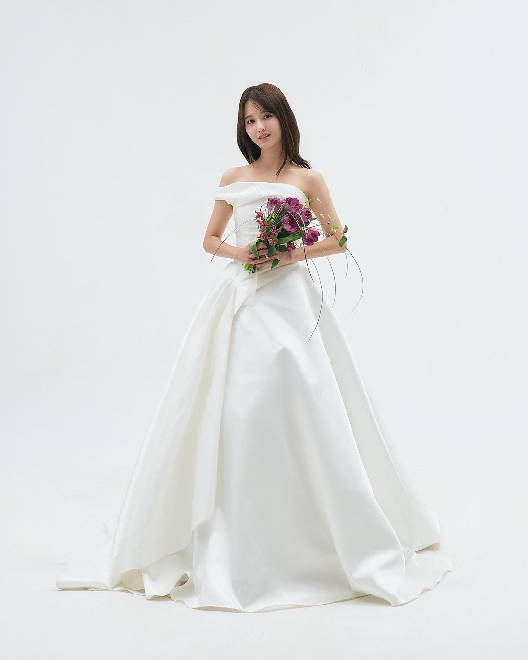 Nam Bo Ra Shares Stunning Wedding Photos