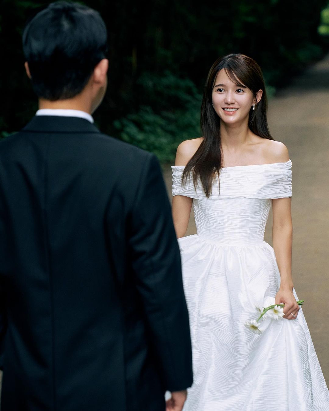 Nam Bo Ra Shares Stunning Wedding Photos