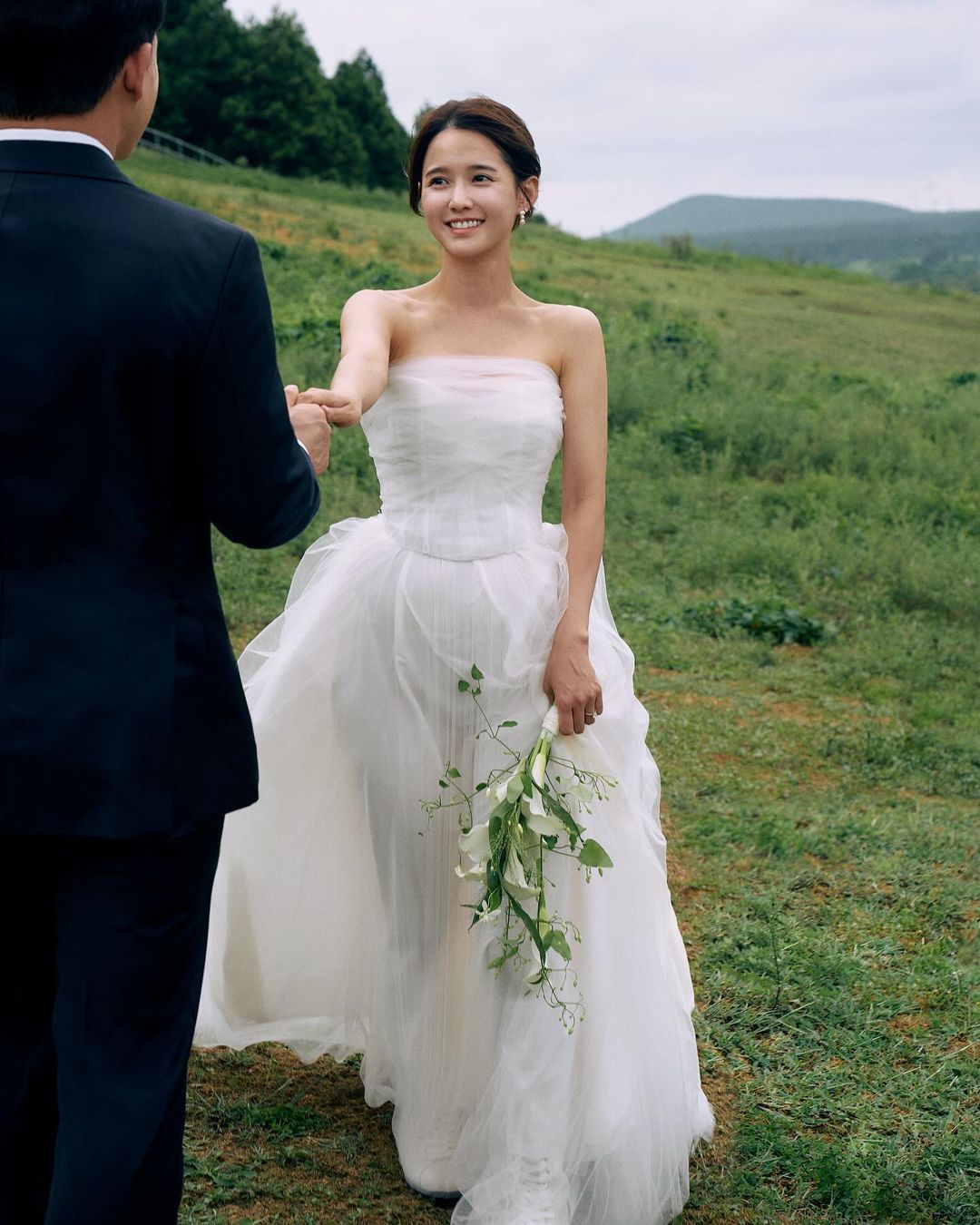 Nam Bo Ra Shares Stunning Wedding Photos