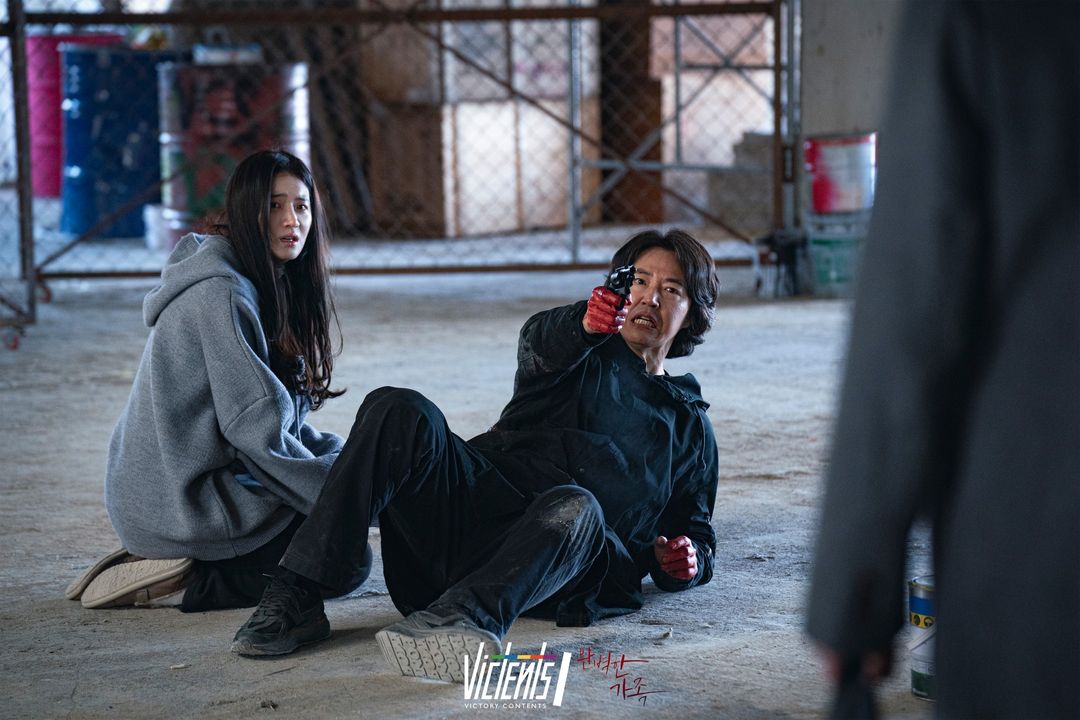 Kim Byung Chul Risks His Life To Save Daughter Park Ju Hyun In “Perfect Family”