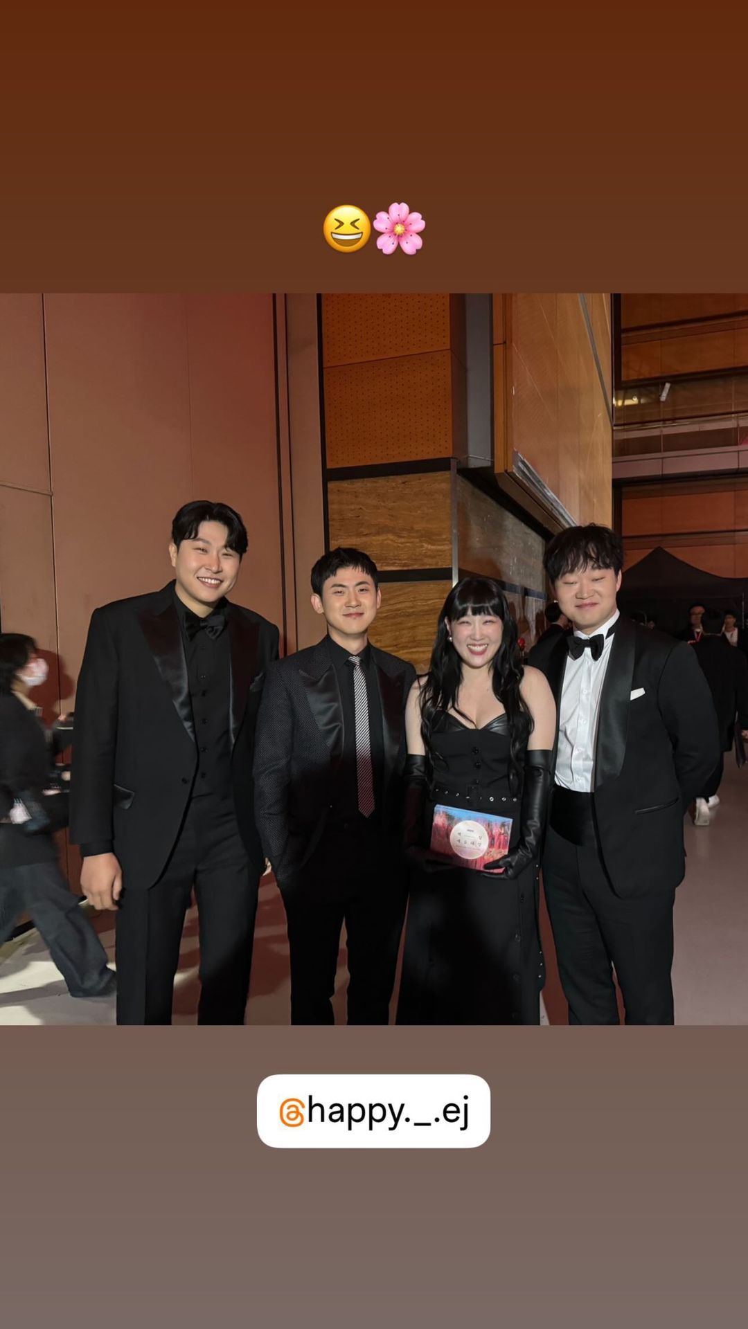 Stars Pose Together For Adorable Photos At 60th Baeksang Arts Awards