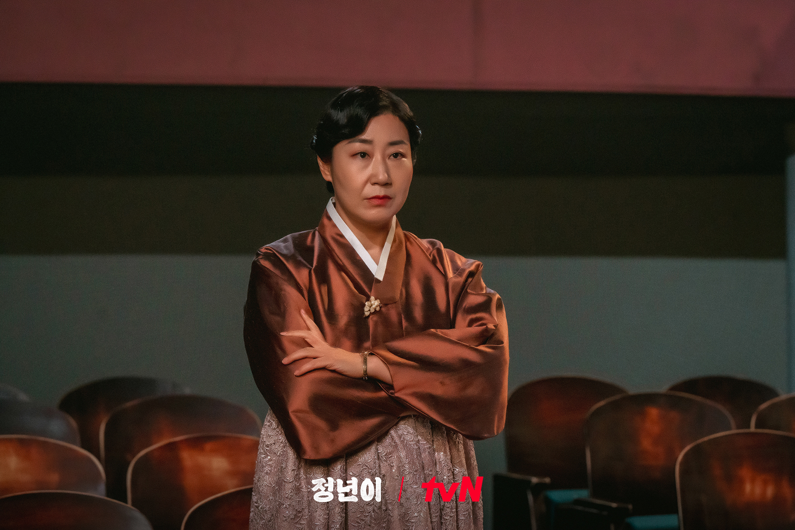 Ra Mi Ran Is The Charismatic Leader Of A Classical Opera Troupe In 