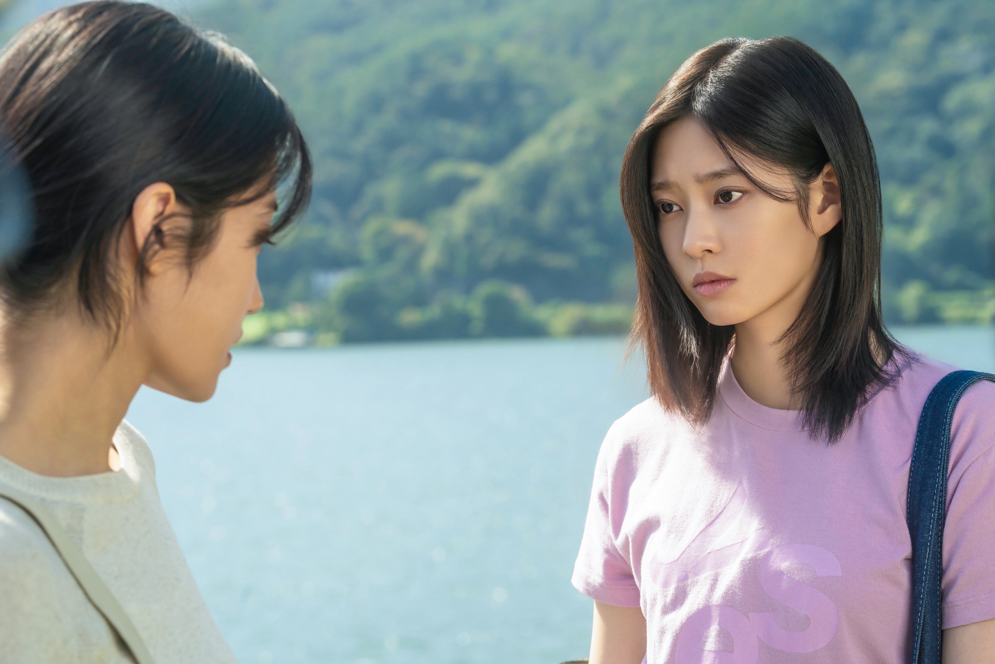 Roh Yoon Seo And Kim Min Ju Exude Authentic Sibling Vibes In Upcoming Film 