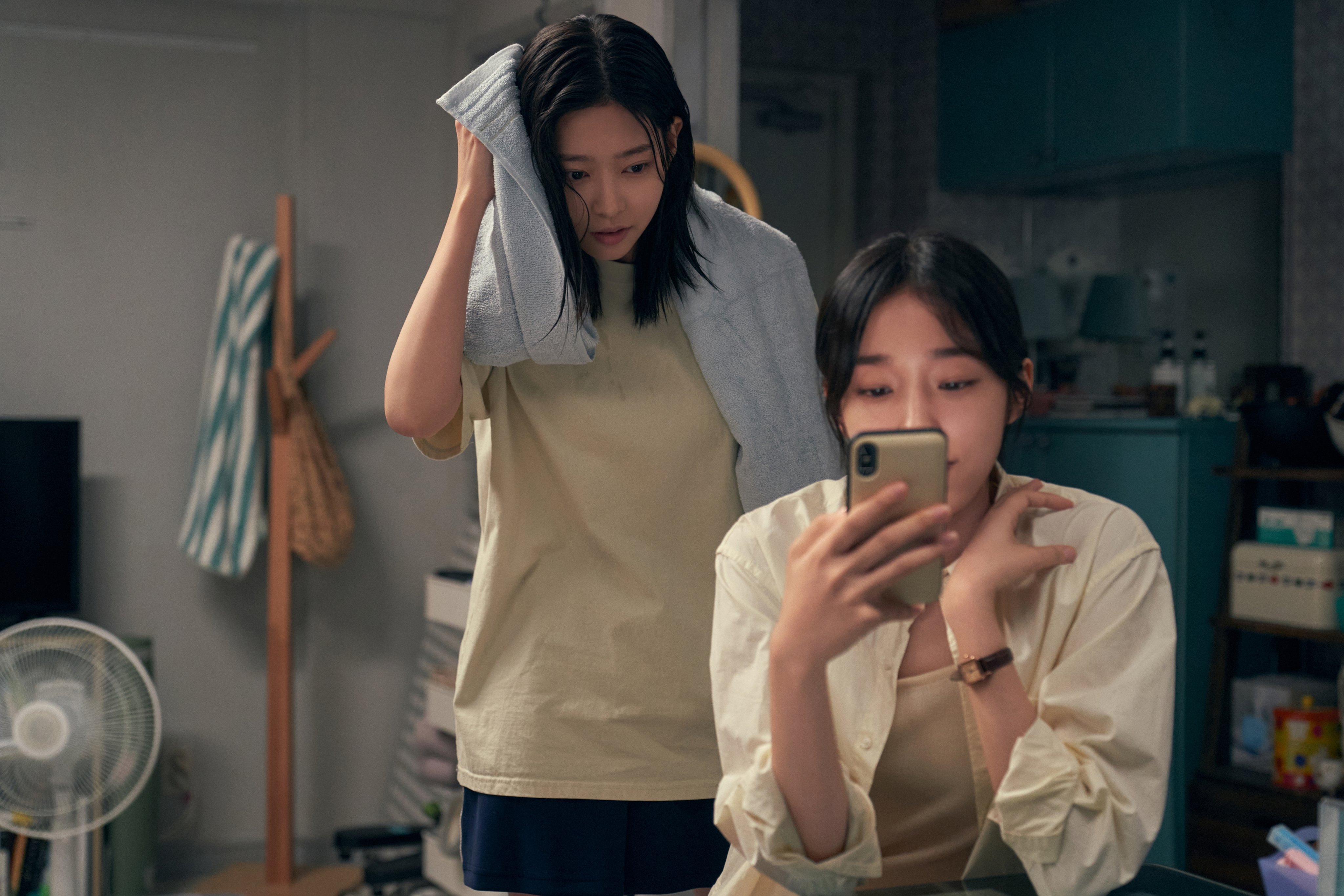 Roh Yoon Seo And Kim Min Ju Exude Authentic Sibling Vibes In Upcoming Film 