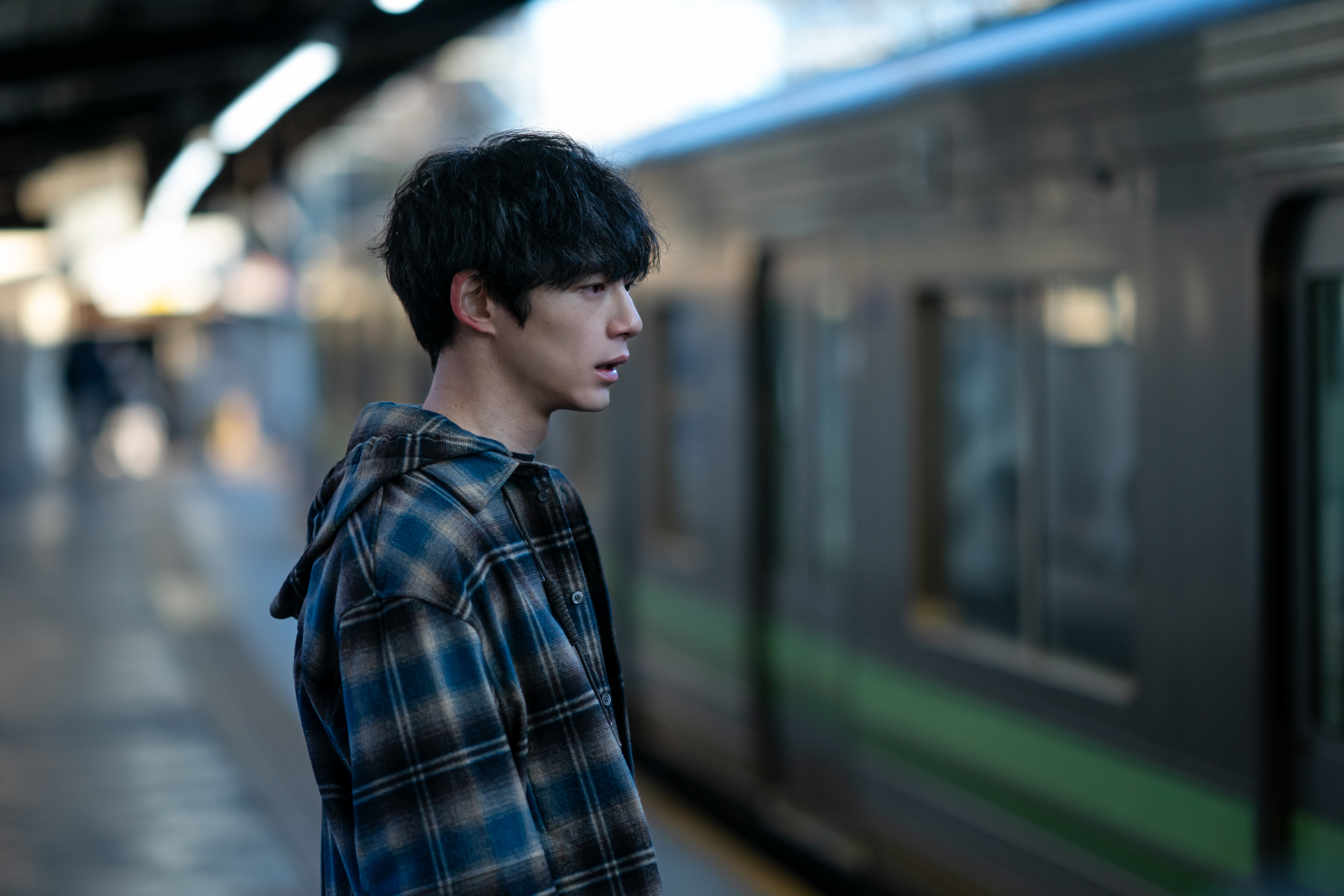 Lee Se Young Turns Her Back On Sakaguchi Kentaro In 