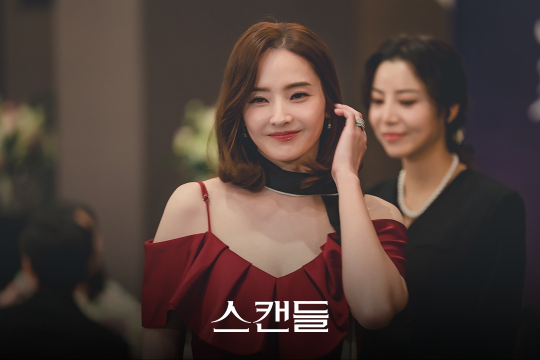 Han Chae Young, Han Bo Reum, Choi Woong, And More Attend A Drama Wrap Party In “Snow White's Revenge”