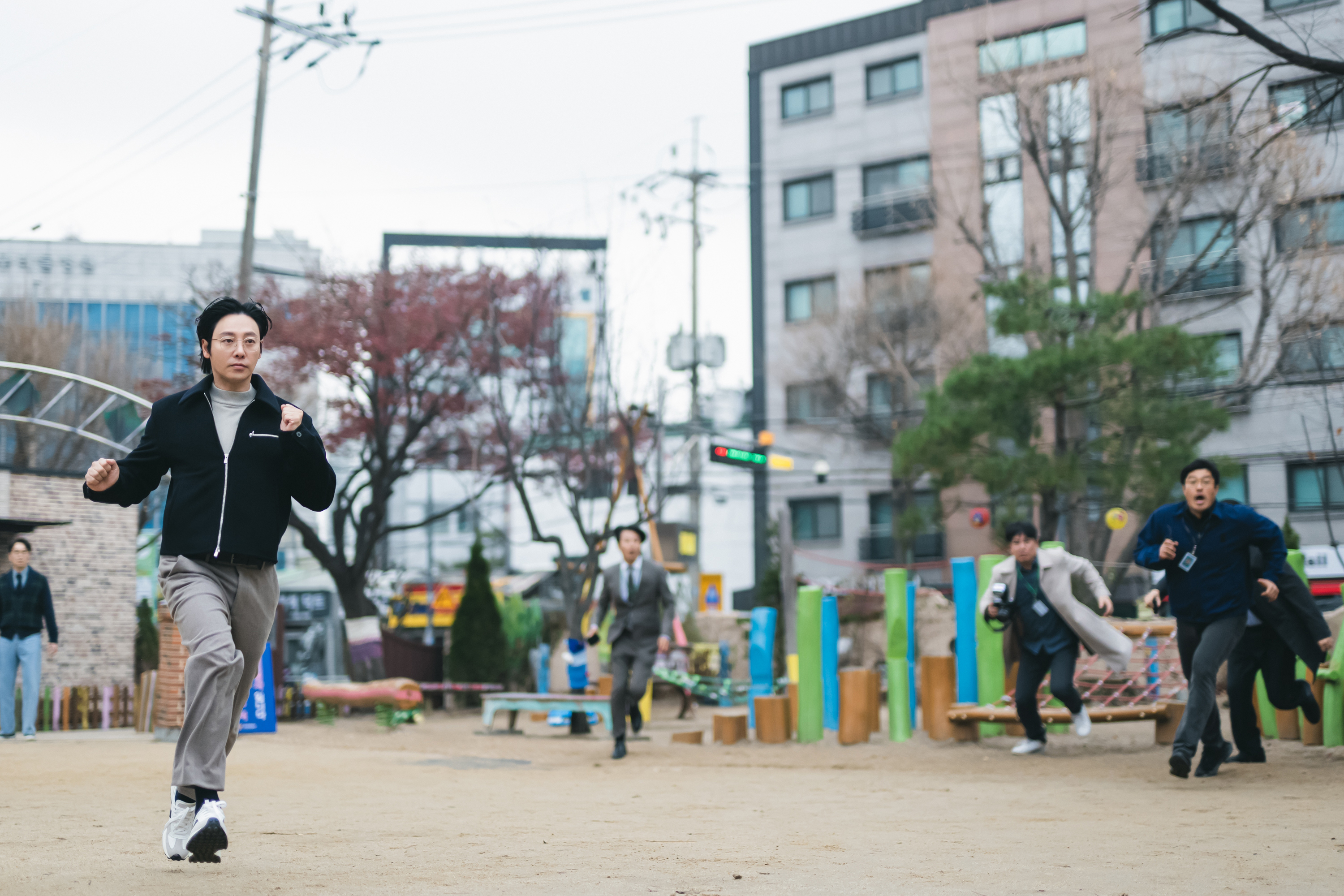 Kim Dong Wook Transforms Into A Quirky Detective Leading The Nation's Worst Crime Investigation Unit In 