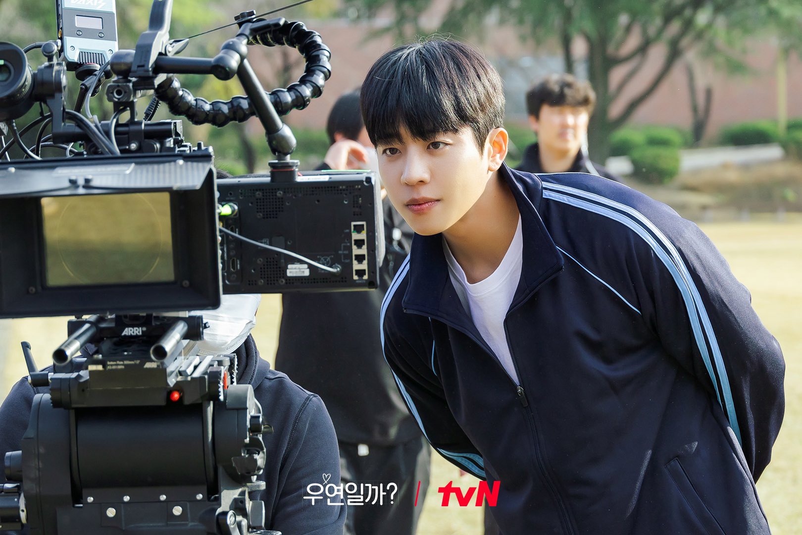 Chae Jong Hyeop And Kim So Hyun Give Sneak Peek Ahead Of “Serendipity’s Embrace” Premiere With Behind-The-Scenes Photos