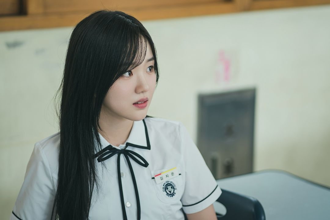 Kang Na Eon Embodies A Student Seeking To Break Free From Being A Loner In New Web Drama “Social Savvy Class 101”