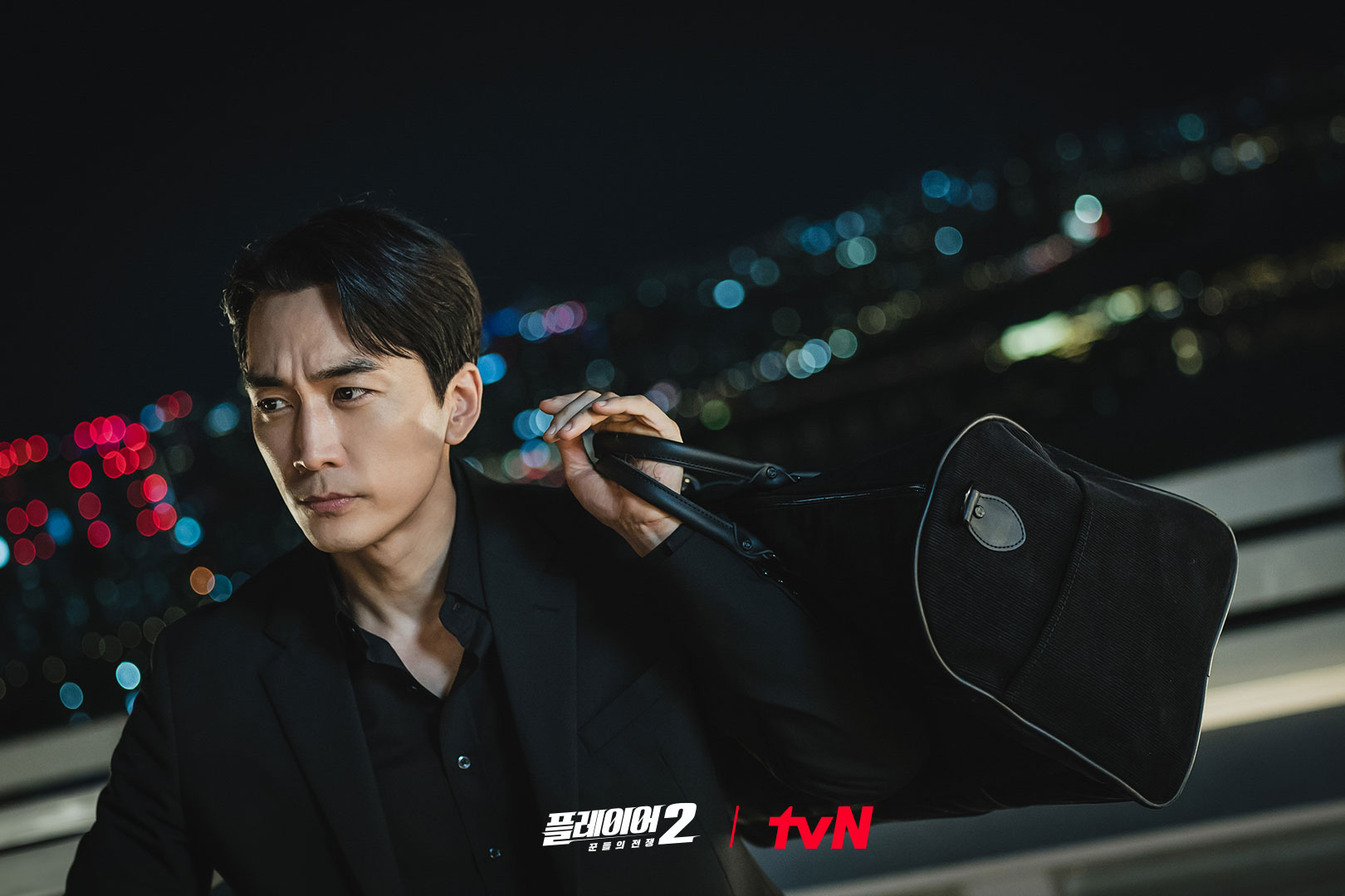 Song Seung Heon Is The Charismatic Leader Behind The Swindlers In 
