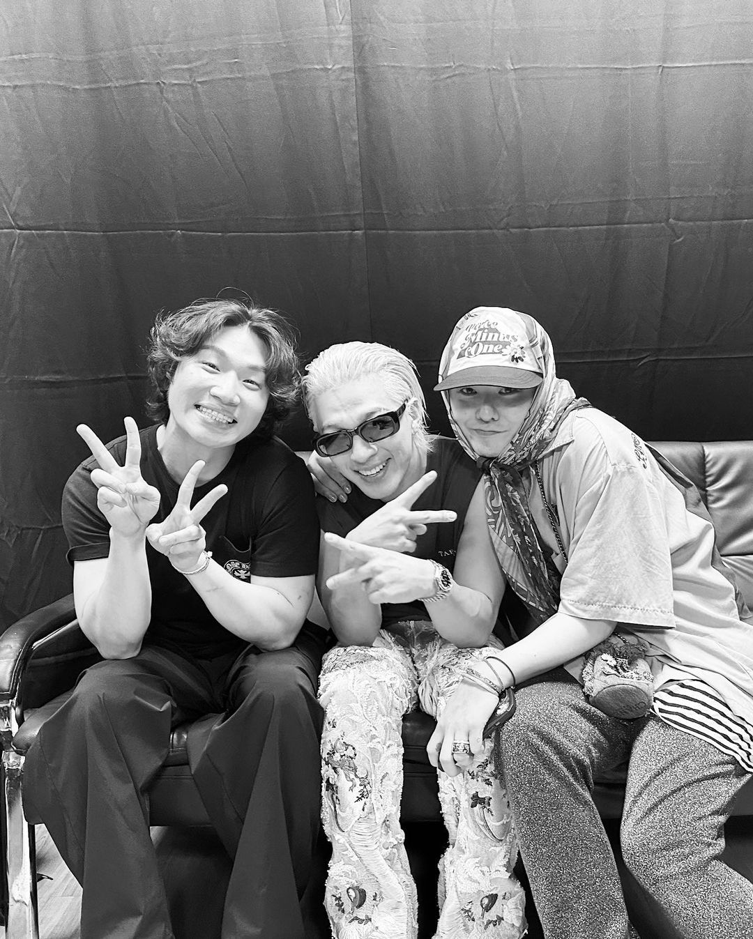 BIGBANG's Taeyang Reunites With G-Dragon And Daesung On Stage At His 