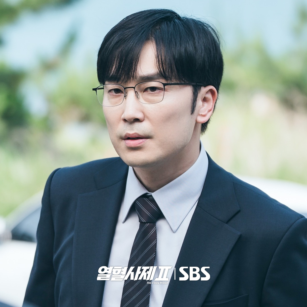 Seo Hyun Woo Transforms Into A Corrupted Head Prosecutor In New Drama “The Fiery Priest 2”