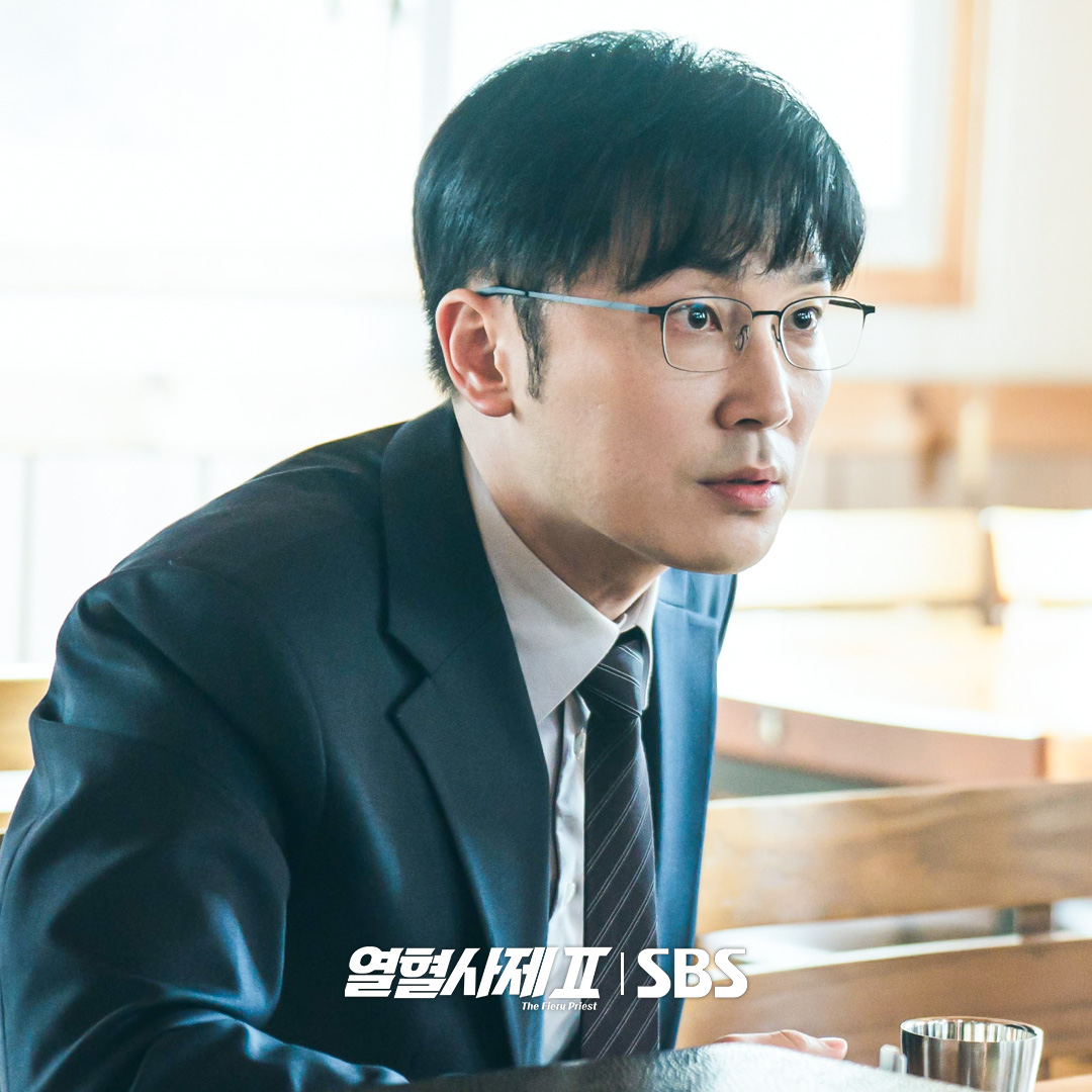 Seo Hyun Woo Transforms Into A Corrupted Head Prosecutor In New Drama “The Fiery Priest 2”