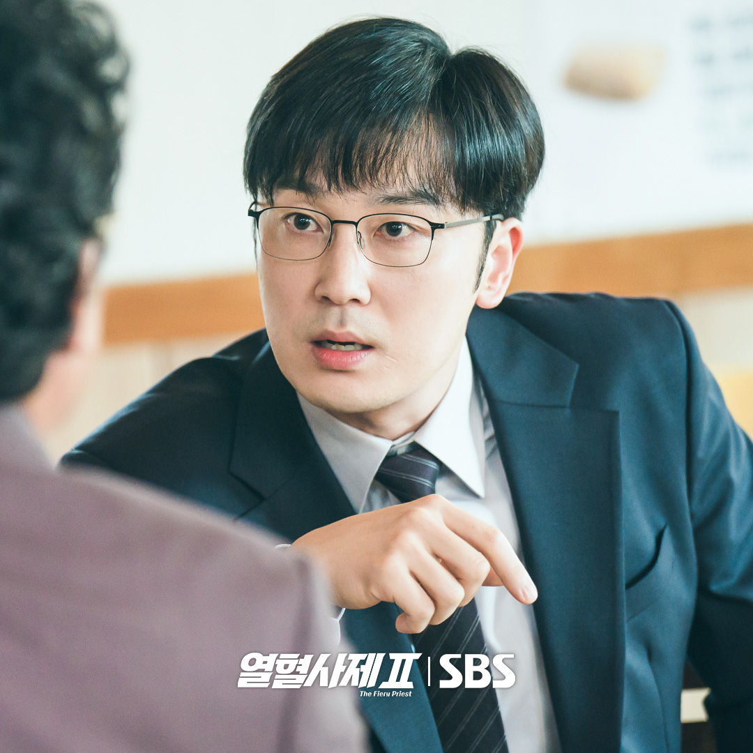 Seo Hyun Woo Transforms Into A Corrupted Head Prosecutor In New Drama “The Fiery Priest 2”