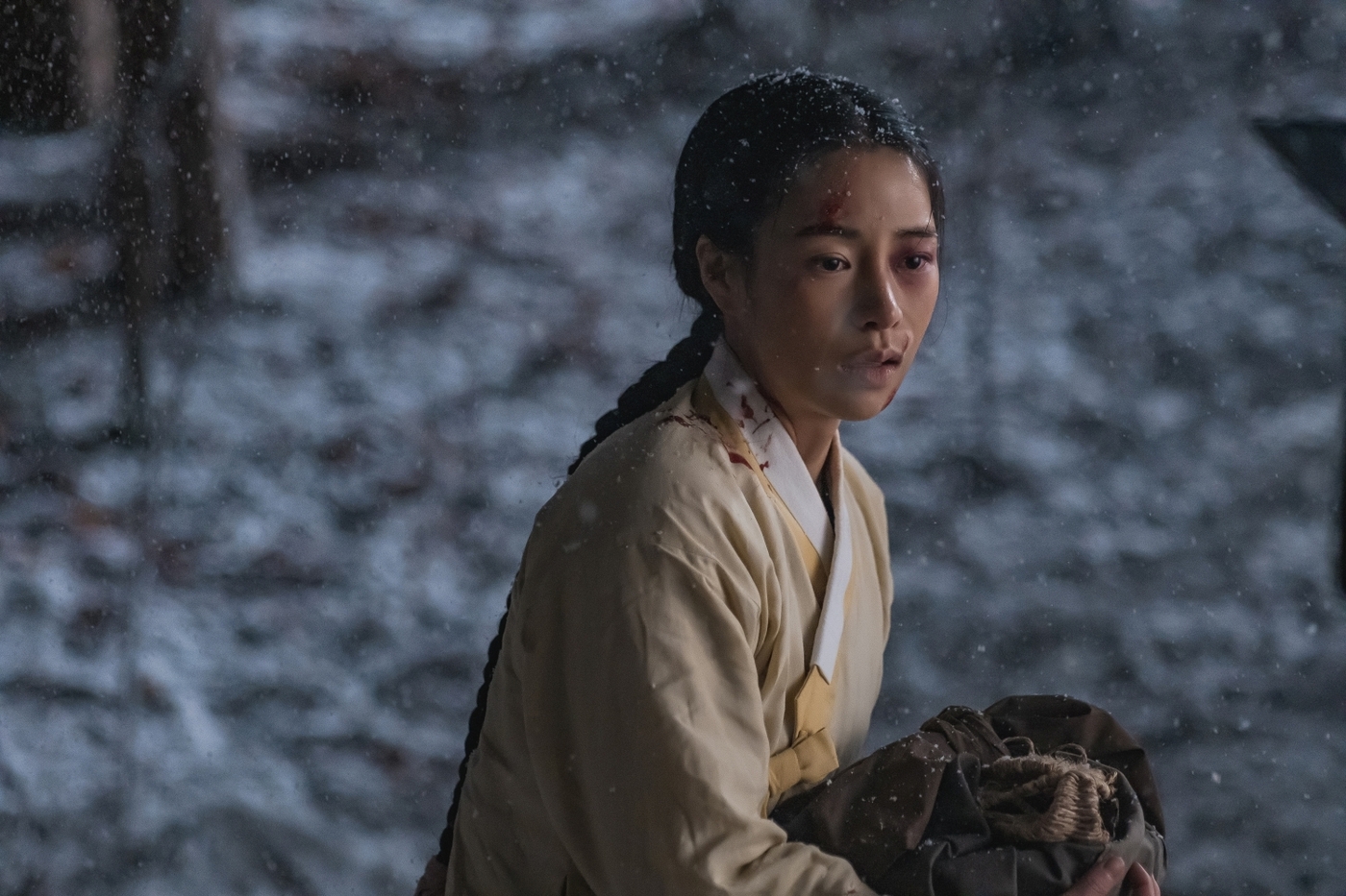 Lim Ji Yeon Flees From Slavery To Survive In New Historical Drama “The Tale Of Lady Ok”