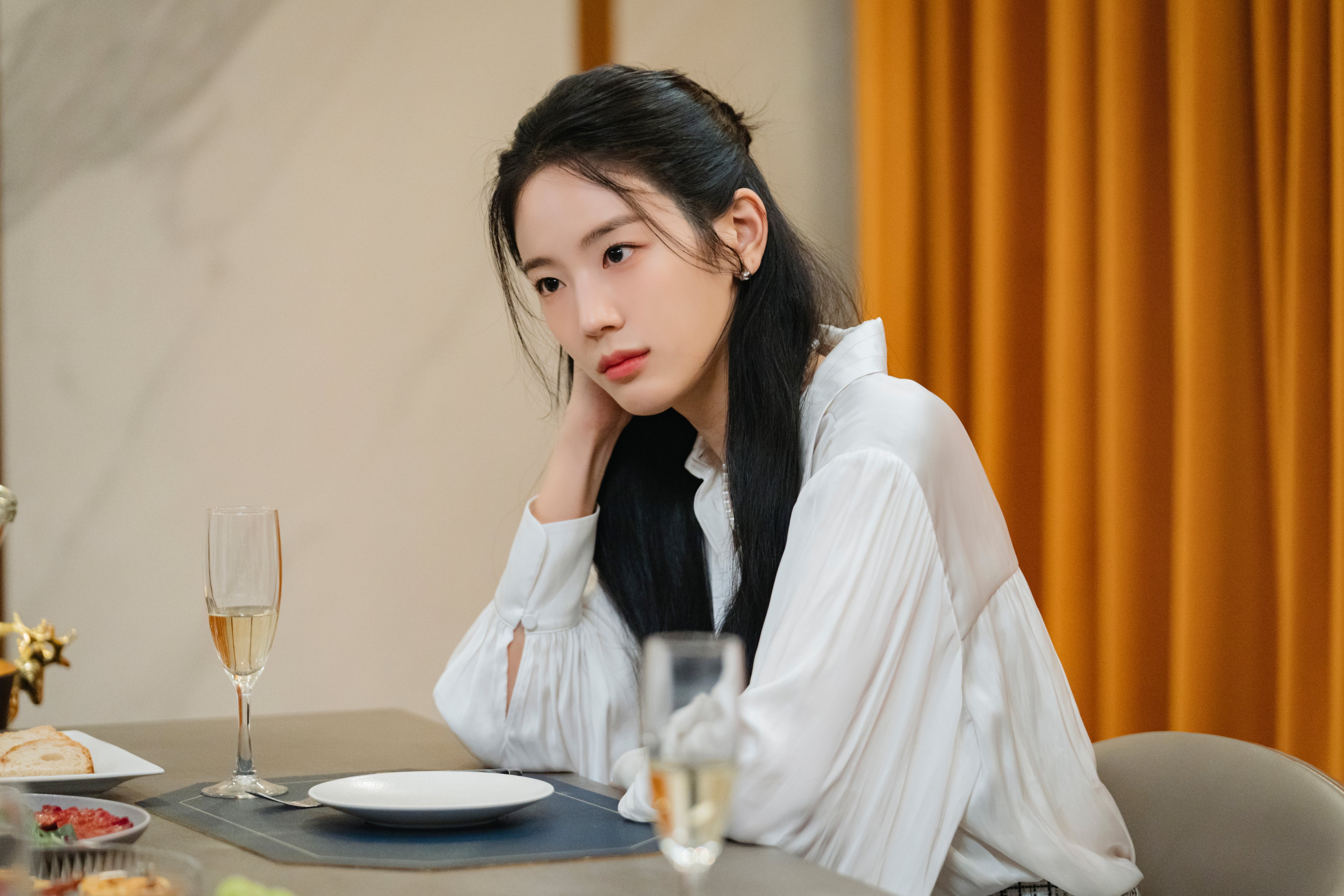 Jang Gyuri Discusses Why She Chose To Star In “When The Phone Rings,” Her Character, Co-Stars, And More