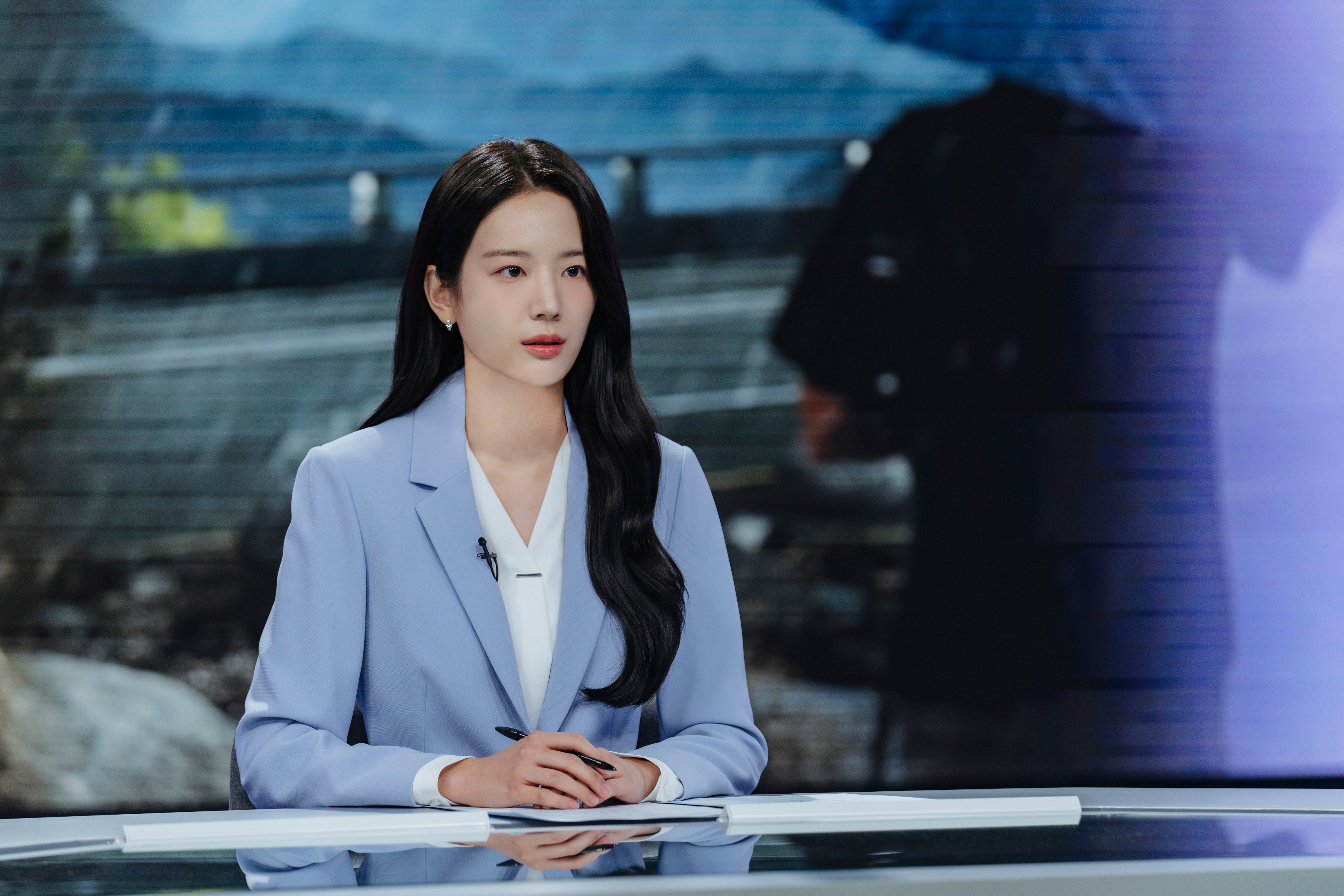 Jang Gyuri Embodies Confidence As A News Anchor In Upcoming Drama “When The Phone Rings”