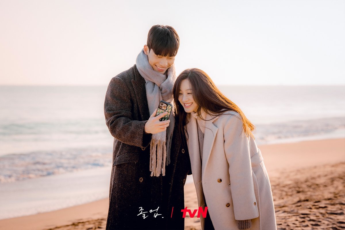 Wi Ha Joon And Jung Ryeo Won Show Off Enchanting Chemistry Behind The Scenes Of 