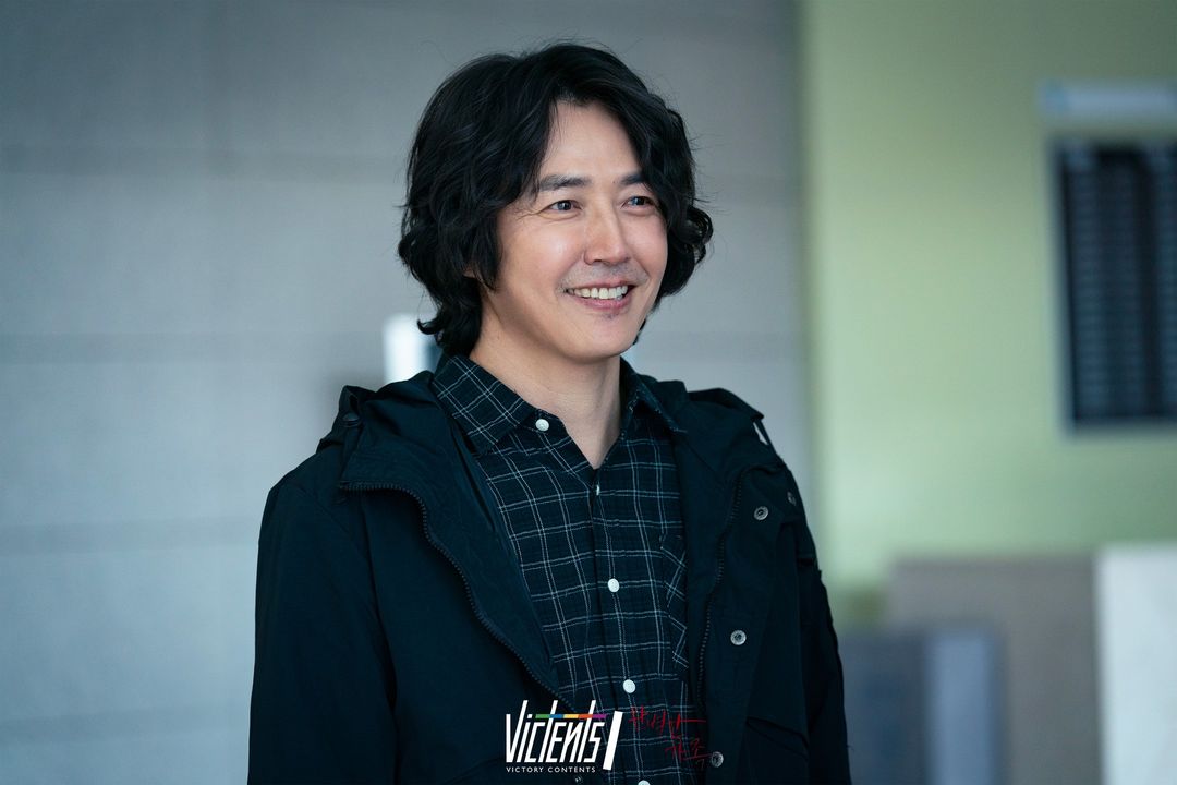 Yoon Sang Hyun Is A Man With A Captivating Personality In New Drama 