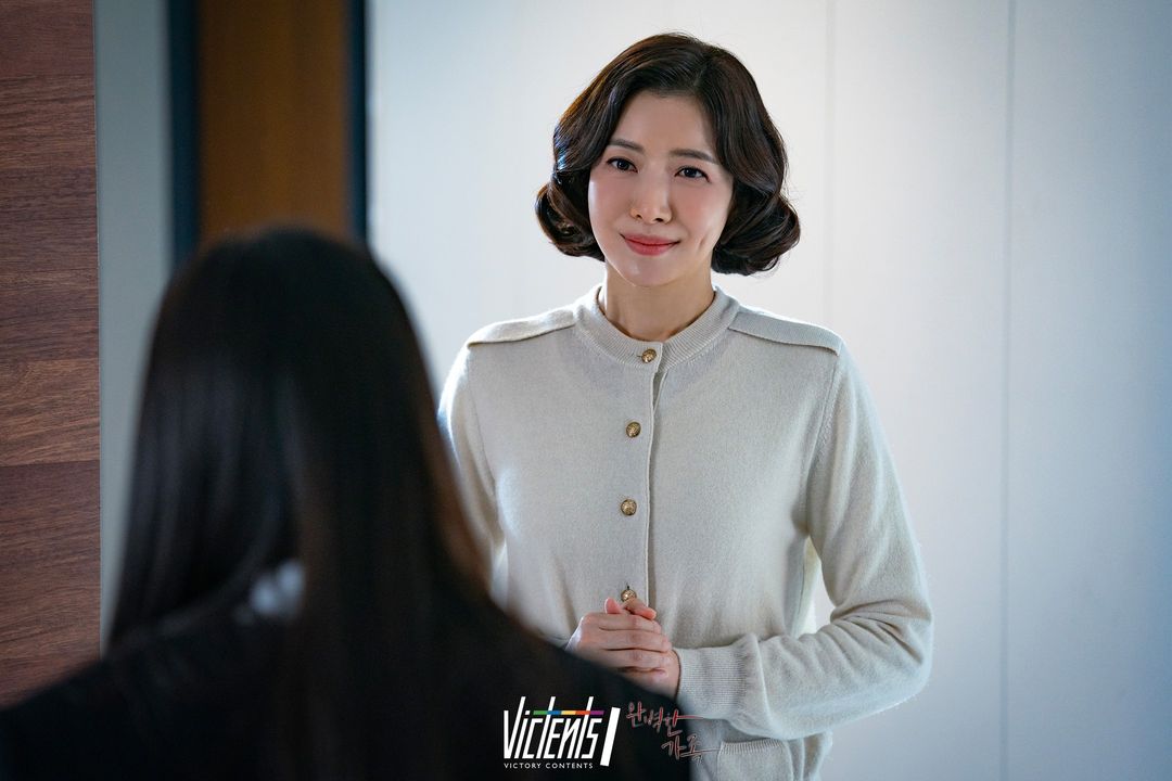 Yoon Se Ah Is A Mother Determined To Protect Her Daughter At All Costs In “Perfect Family”